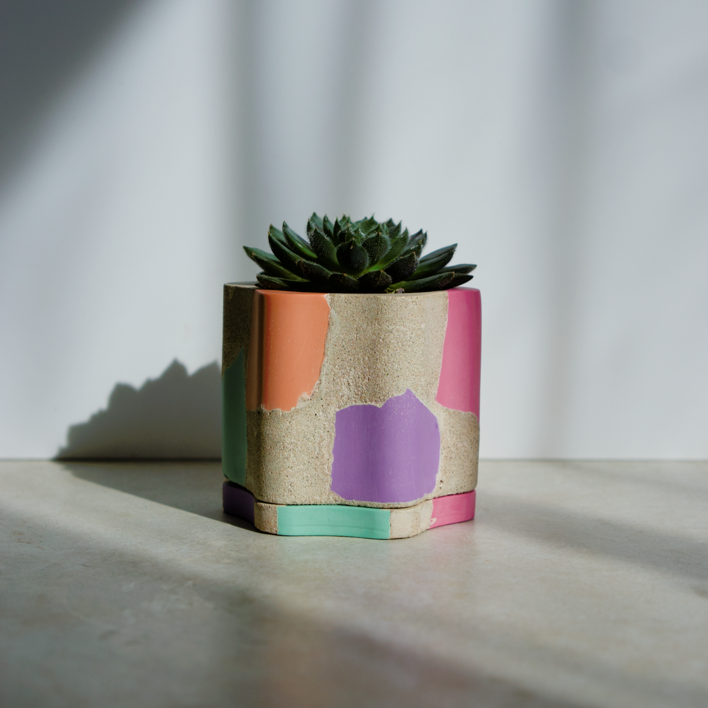 Wavy Flower Plant Pot with Water Tray and Drainage Hole